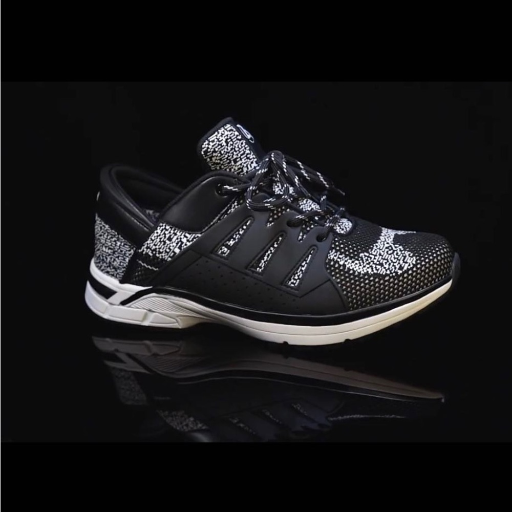 Zeba Hands Free Sneakers - Ash White